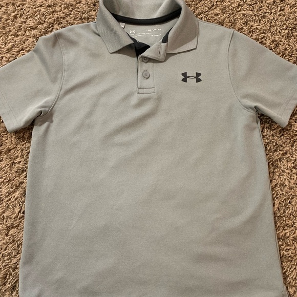 4 under armor youth boys shirts all size youth small $15 each - Picture 3 of 4